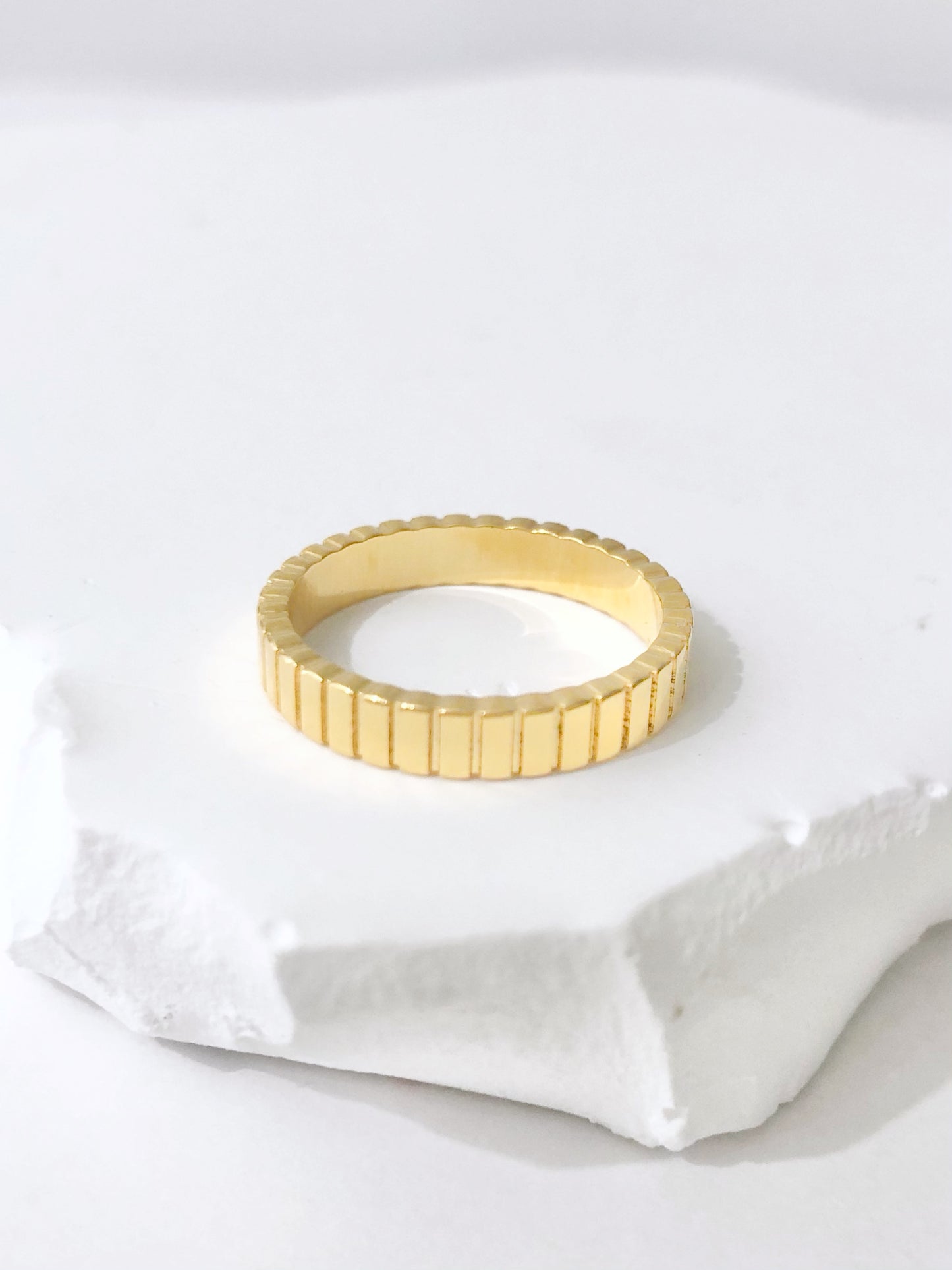 Ribbed Band Ring