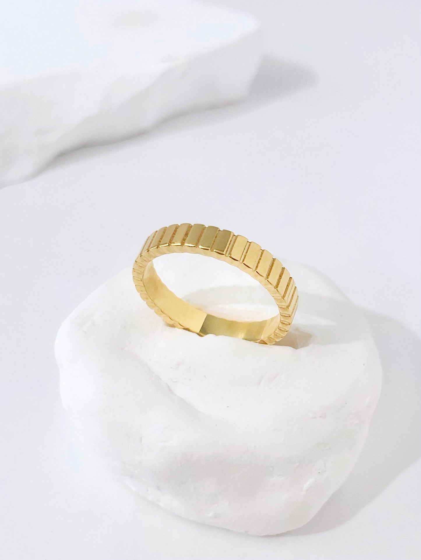 Ribbed Band Ring